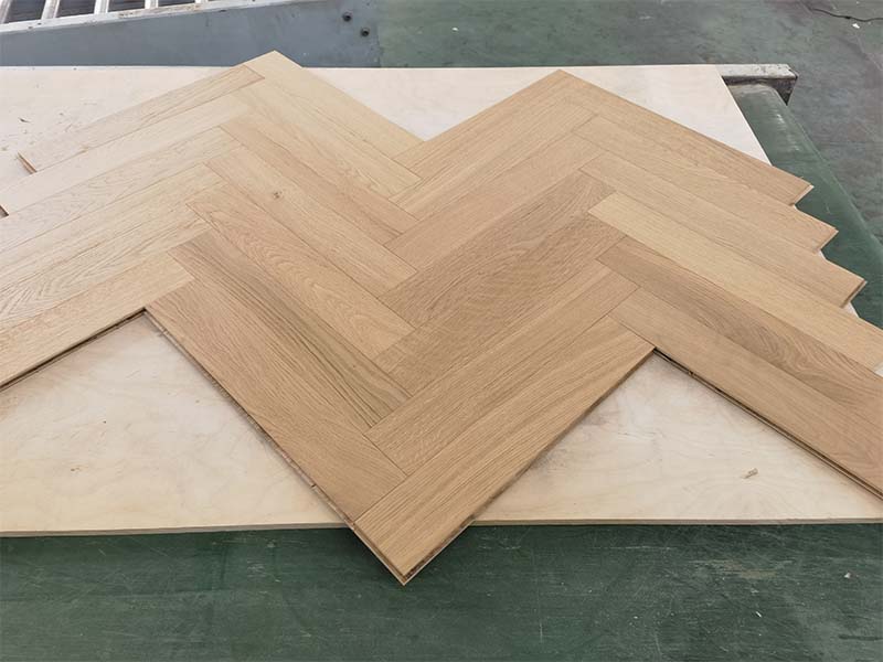 Professional Oak Solid Wood Flooring